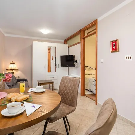 Apartamento Lovely In Pobri With Wifi Volosko