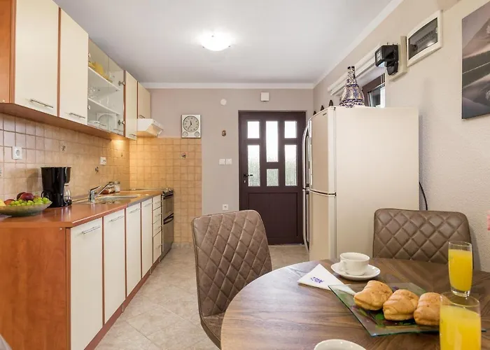 Apartment Lovely In Pobri With Wifi *